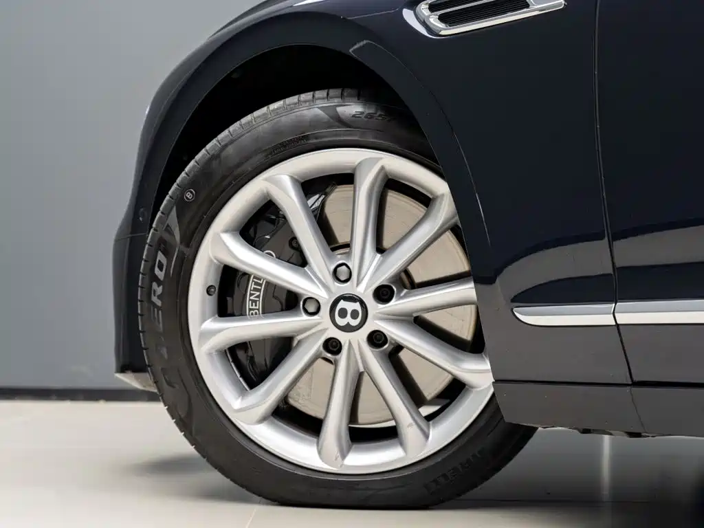 Bentley Flying Spur — миниатюра 6
