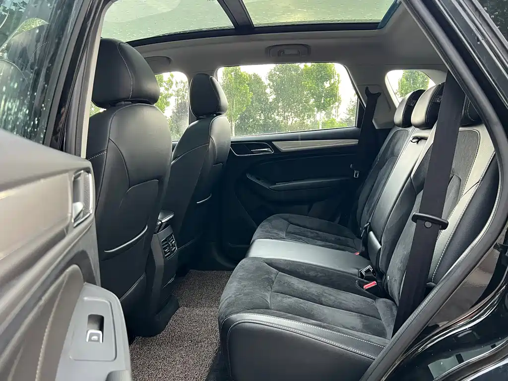 Roewe RX5 New Energy — миниатюра 10