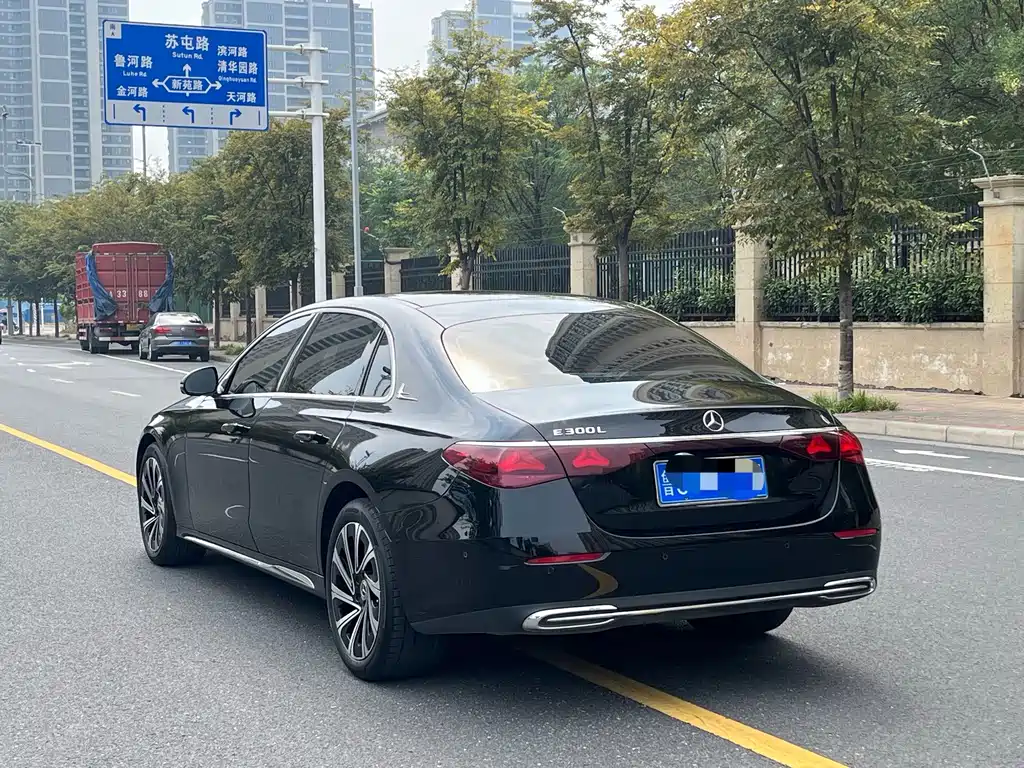 Mercedes-Benz E-Class — миниатюра 19