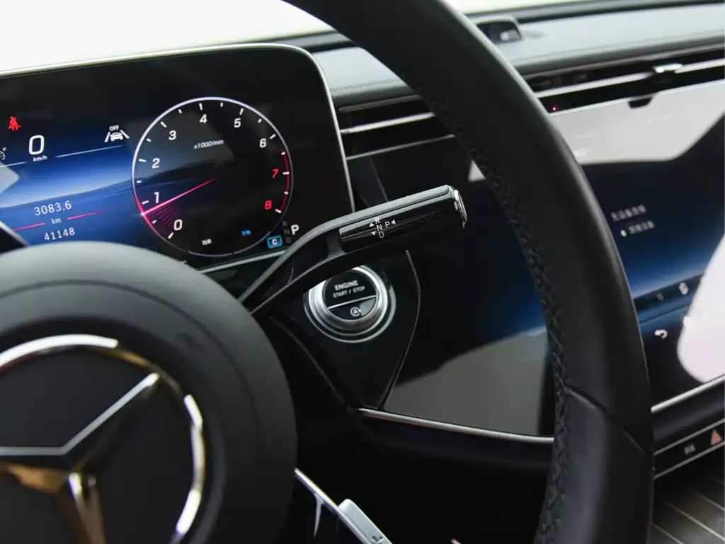 Mercedes-Benz E-Class — миниатюра 11