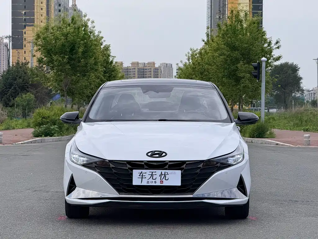Hyundai Elantra 2022 1.5L CVT LUX Luxury