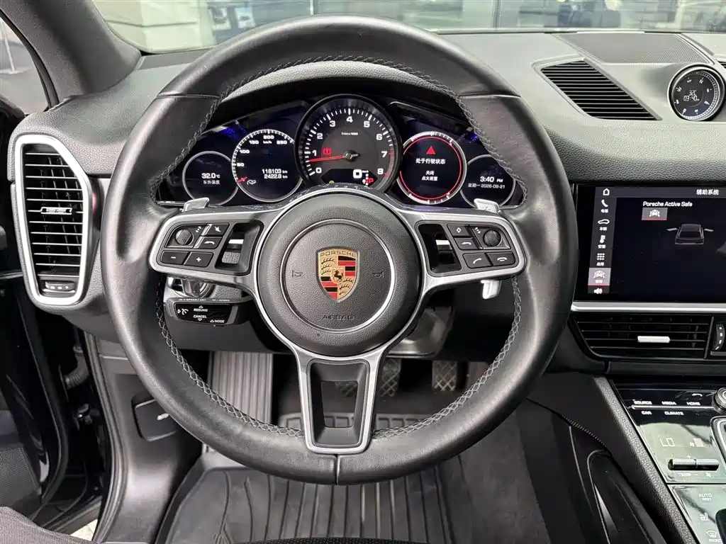 Porsche Cayenne — миниатюра 9