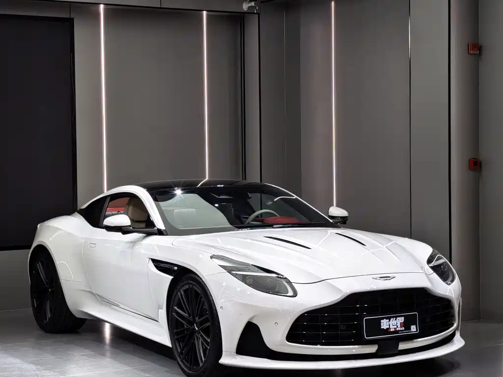 Aston Martin DB12