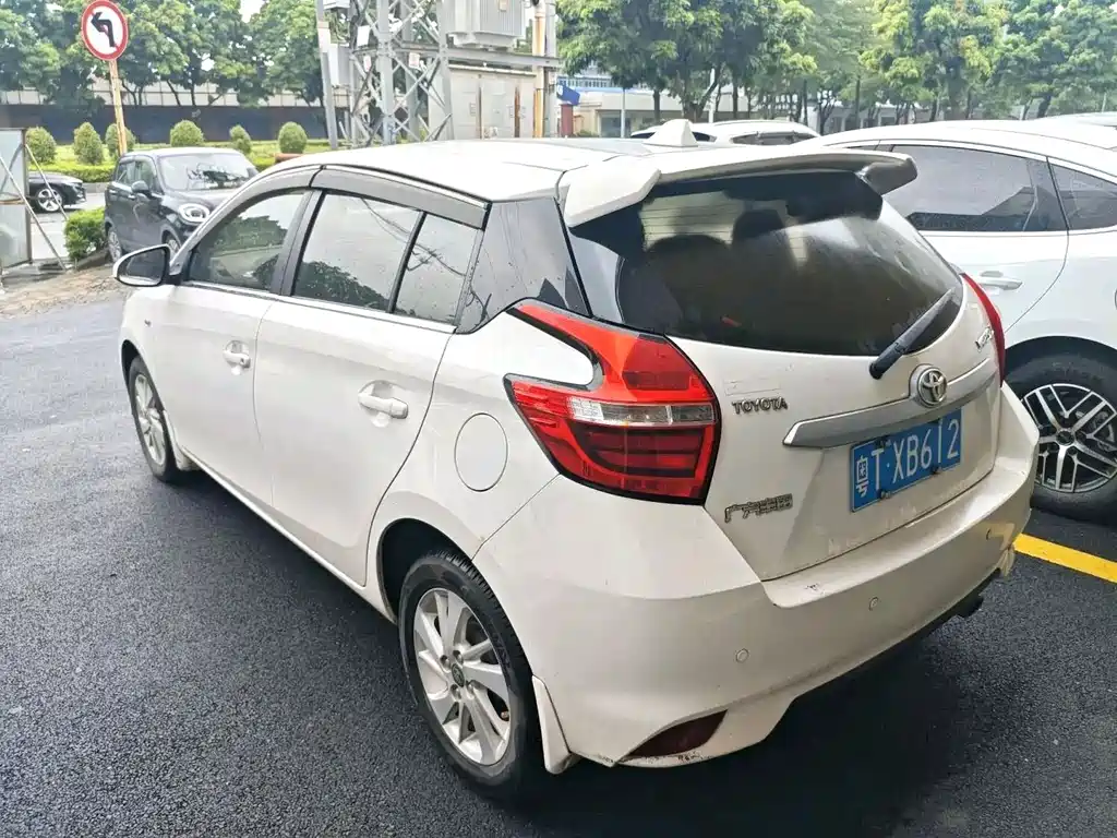 Toyota Yaris L — миниатюра 9