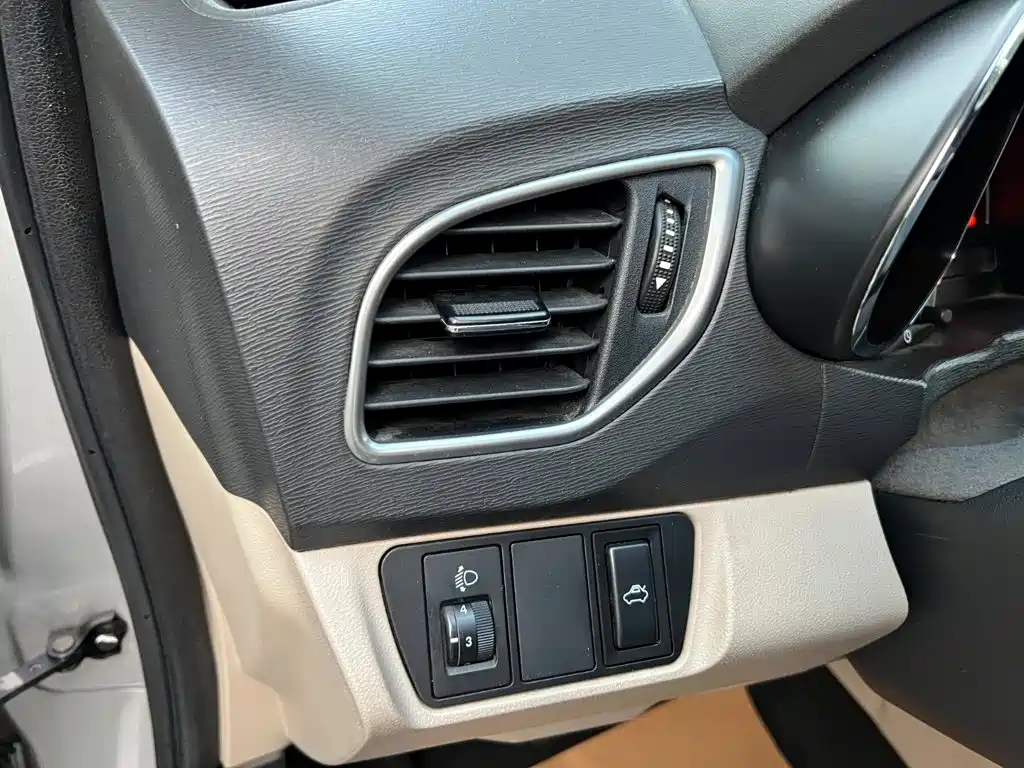 Chery Arrizo 3 — миниатюра 8