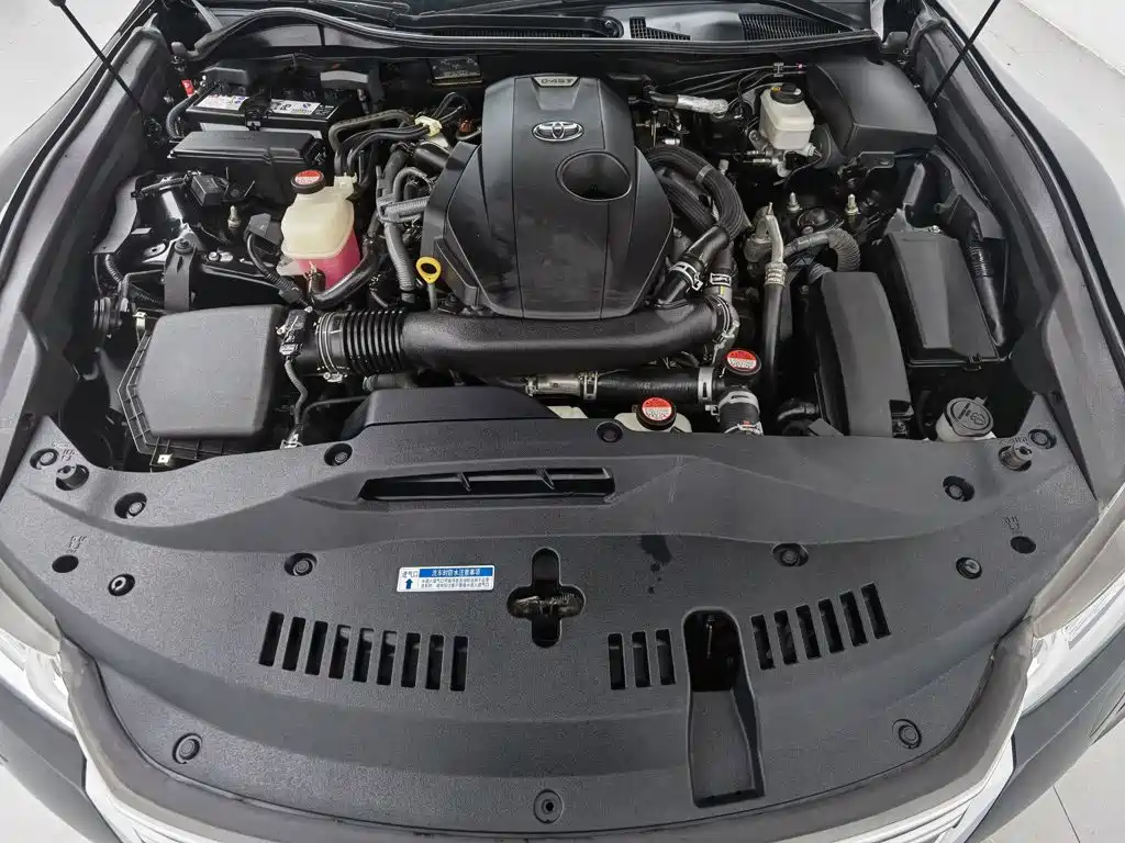 Toyota Crown — миниатюра 6