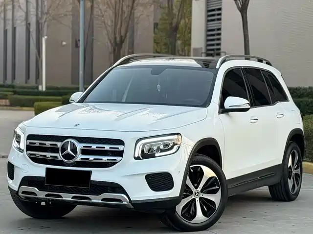 MERCEDES-BENZ GLB