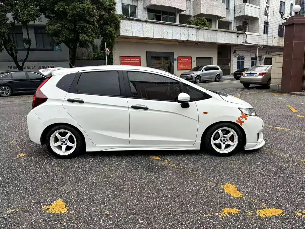 Honda Fit — миниатюра 4
