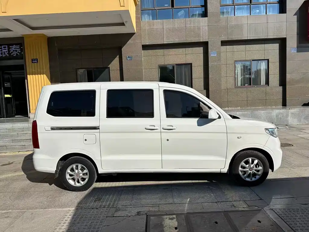 WULING AUTOMOBILE WULING HONGGUANG V
