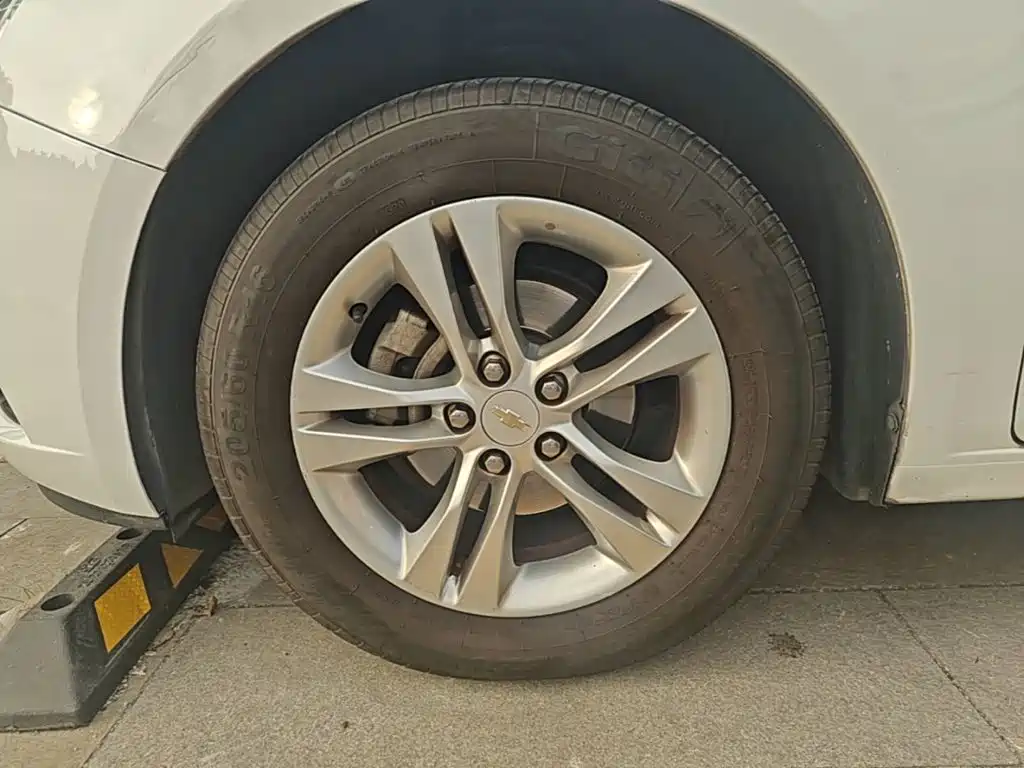 Chevrolet Cruze — миниатюра 23