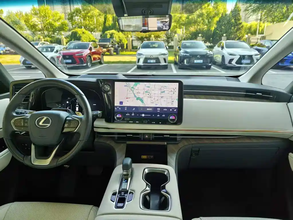 Lexus LM — миниатюра 20