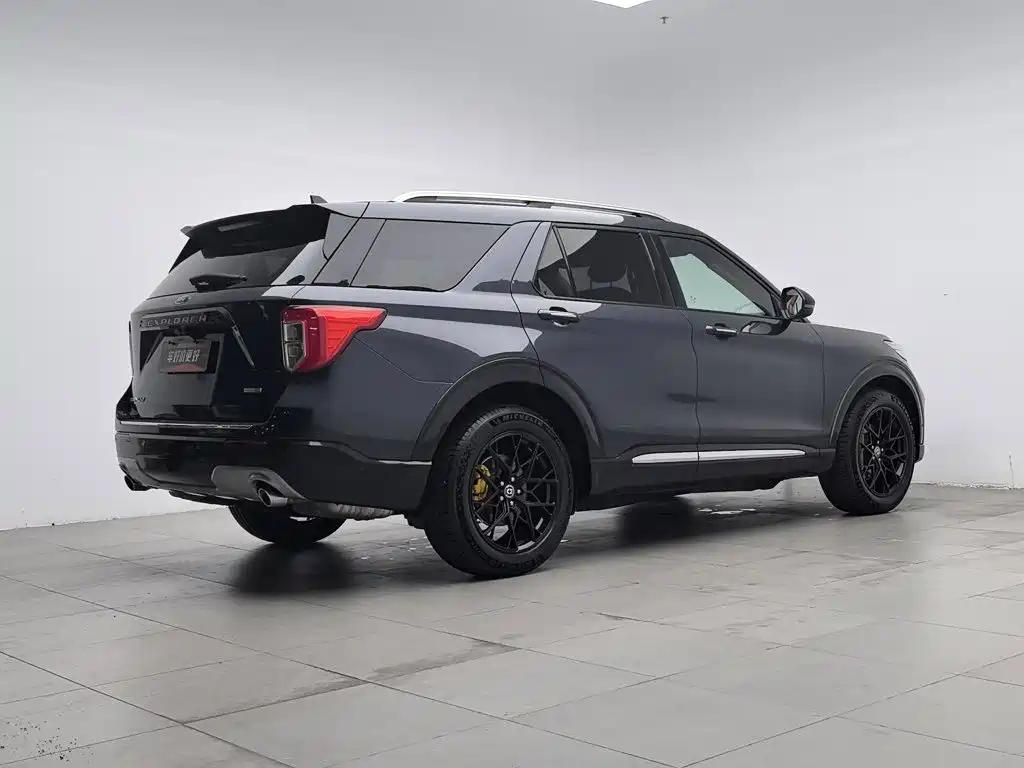 Ford Explorer — миниатюра 2
