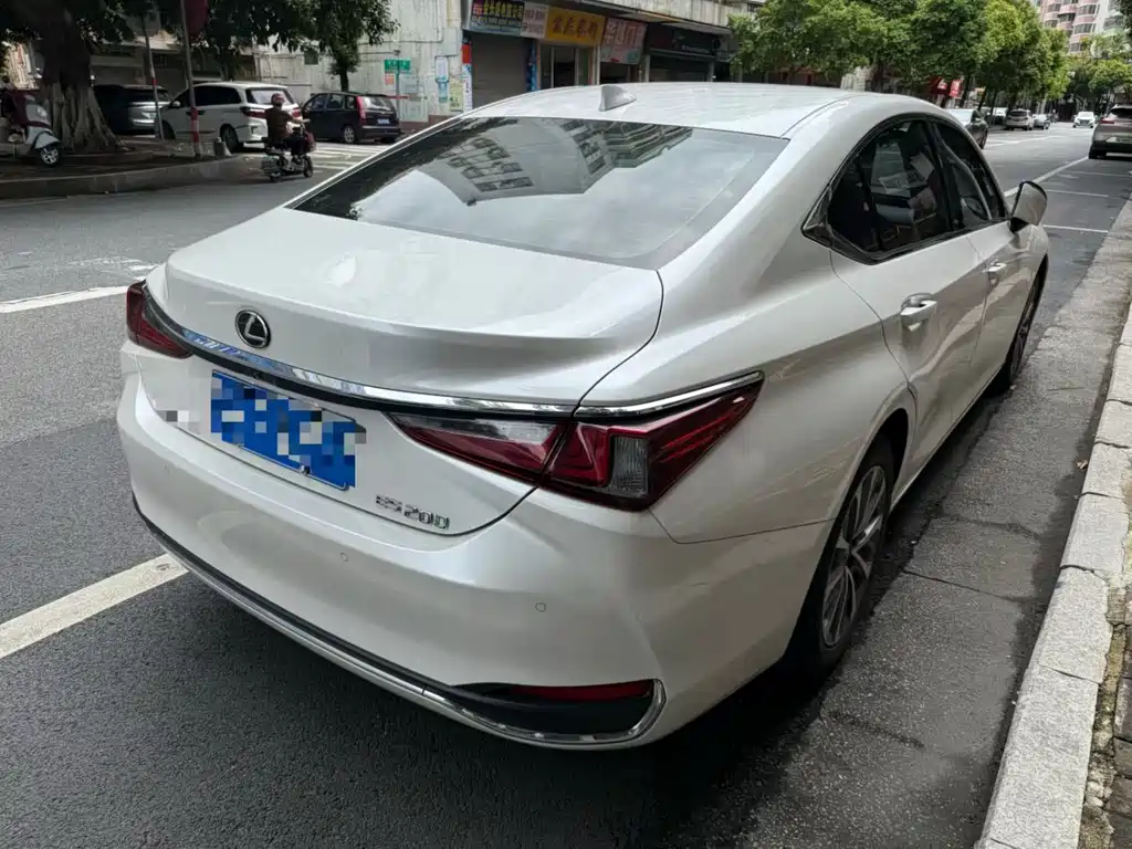 Lexus ES — миниатюра 4