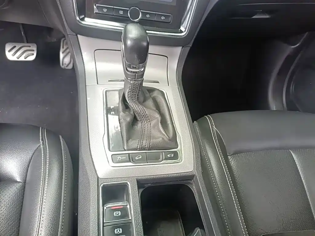 Roewe RX5 — миниатюра 14