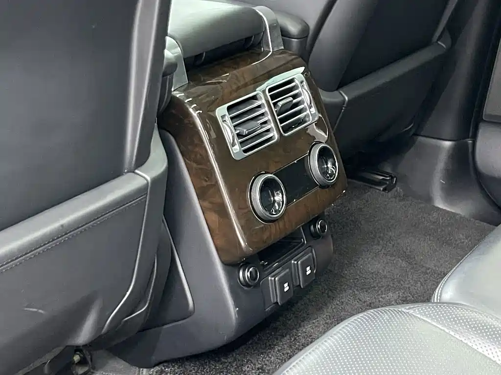 Land Rover Range Rover — миниатюра 21