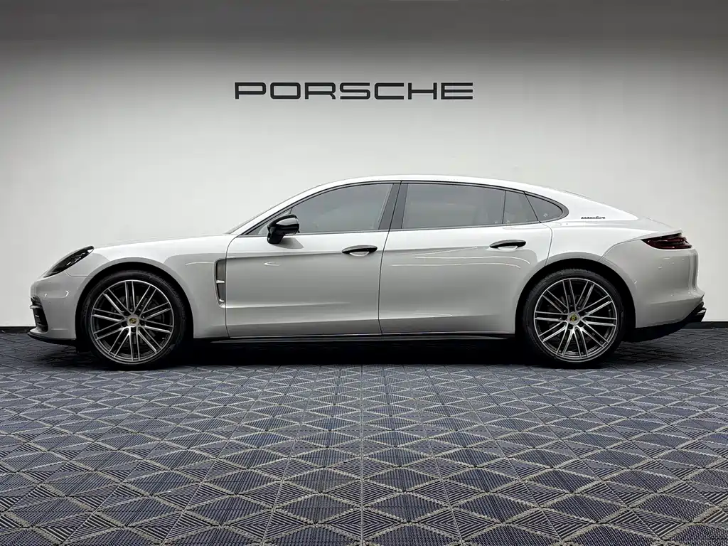 Porsche Panamera — миниатюра 9