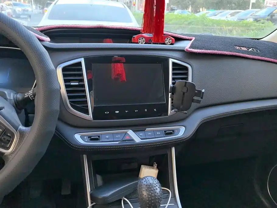 Geely Vision X6 — миниатюра 13