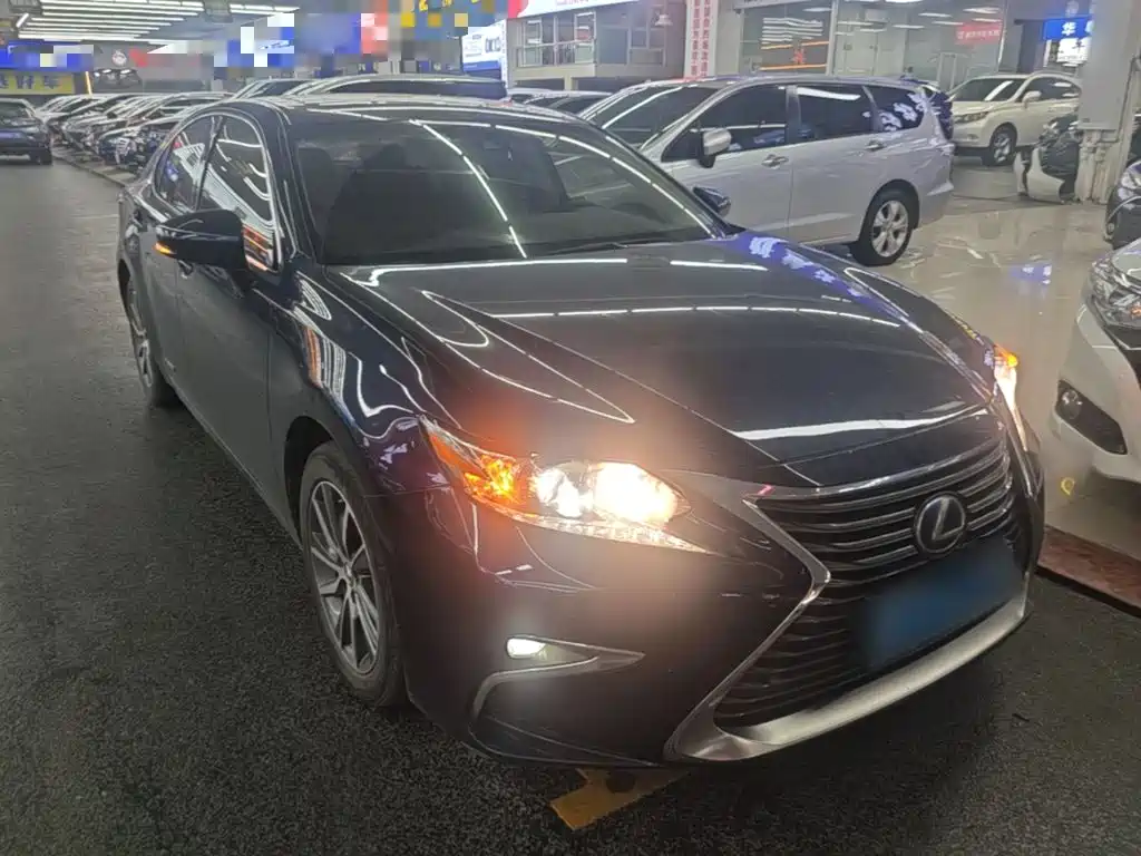 Lexus ES — миниатюра 4