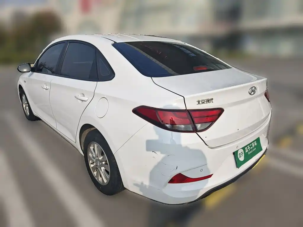 Hyundai Elantra — миниатюра 4