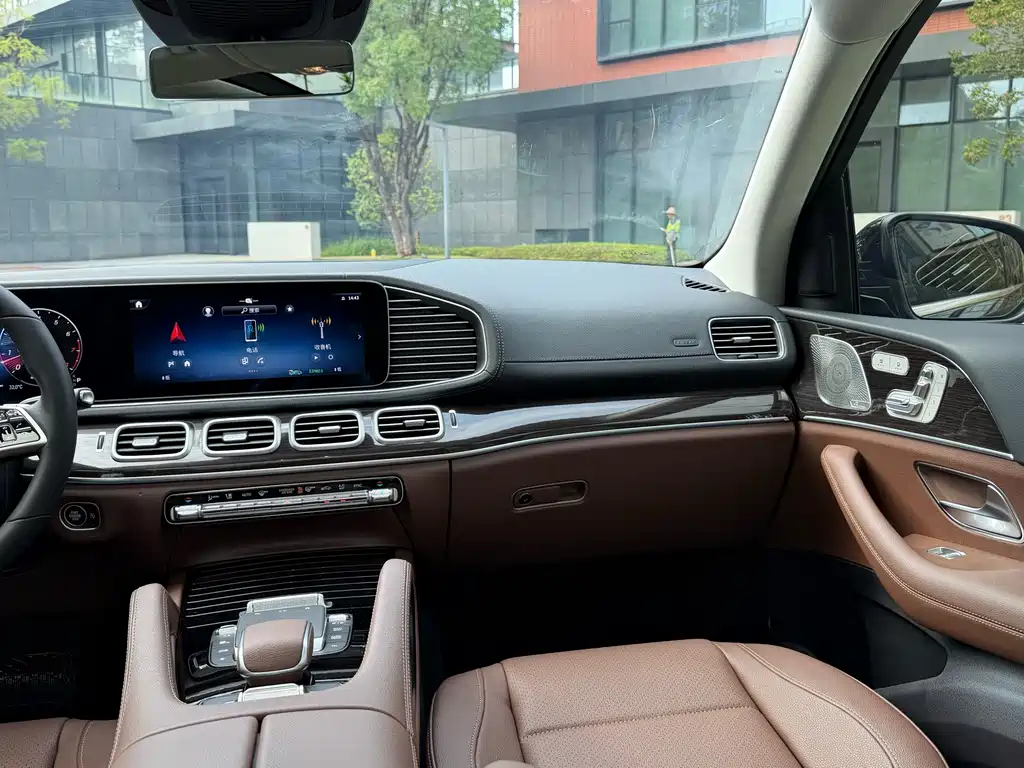 Mercedes-Benz GLE (Import) — миниатюра 15