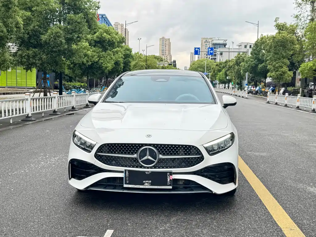Mercedes-Benz A-Class A 2024 A 200 L Fashion