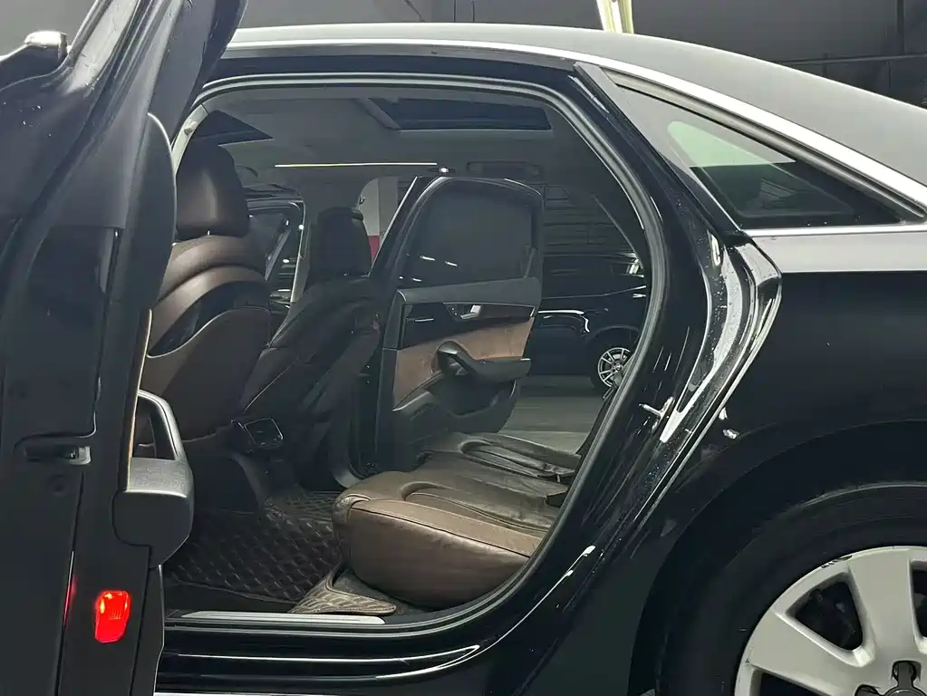 Audi A8 — миниатюра 13