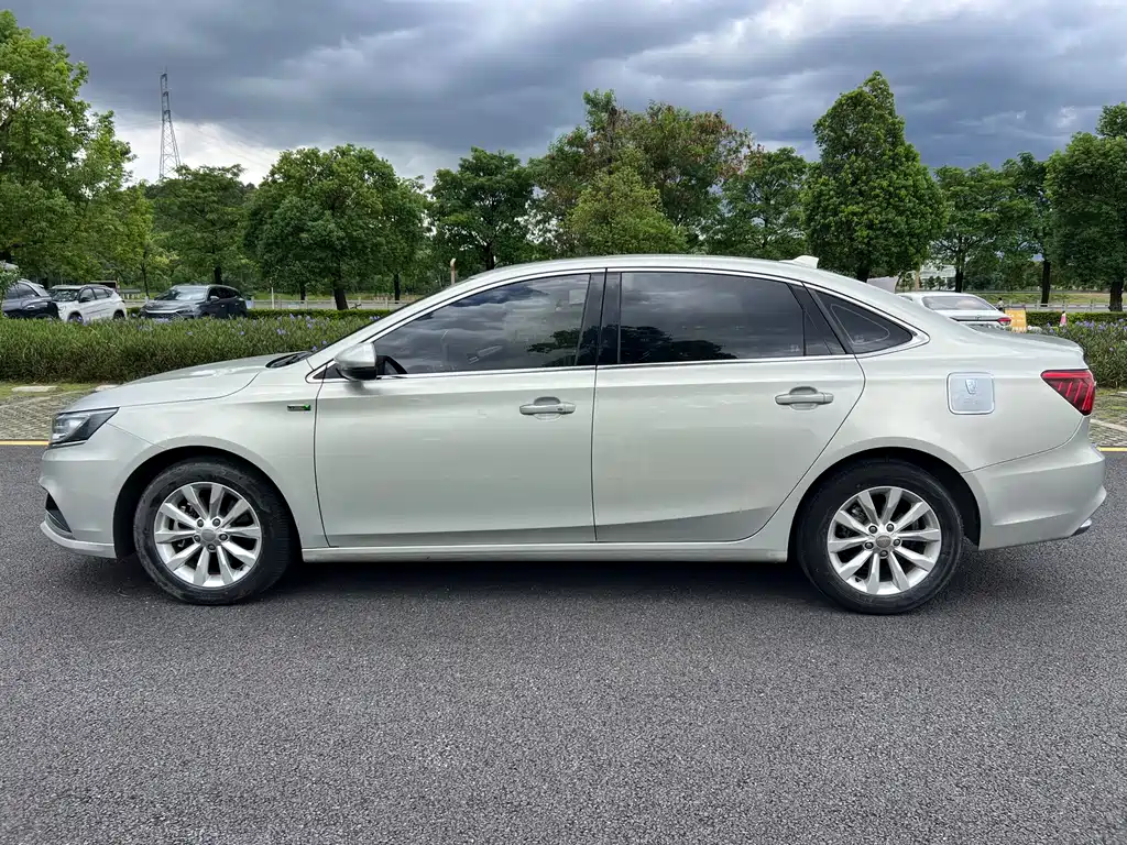 Roewe i6 New Energy — миниатюра 6