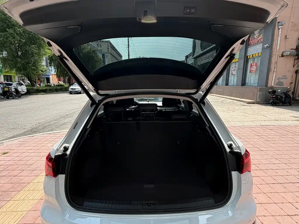 Audi Q3 — миниатюра 12