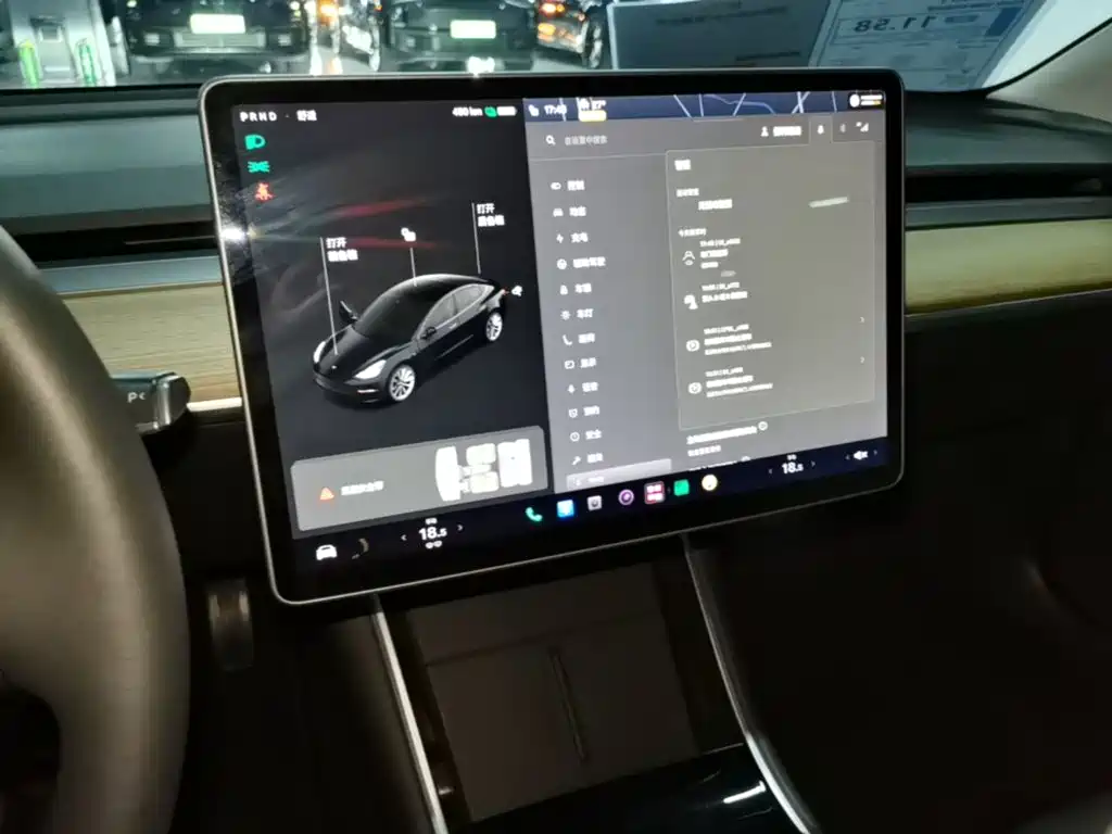 Tesla Model 3 — миниатюра 13