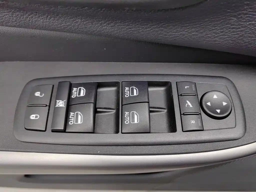 Jeep Cherokee — миниатюра 9