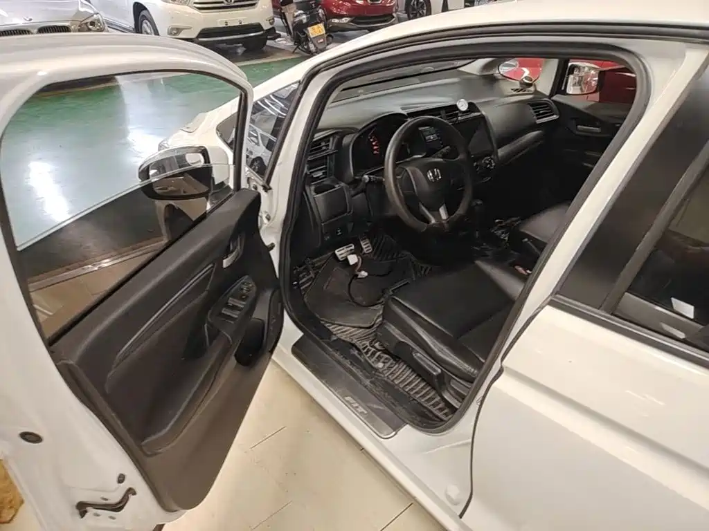 Honda Fit — миниатюра 16