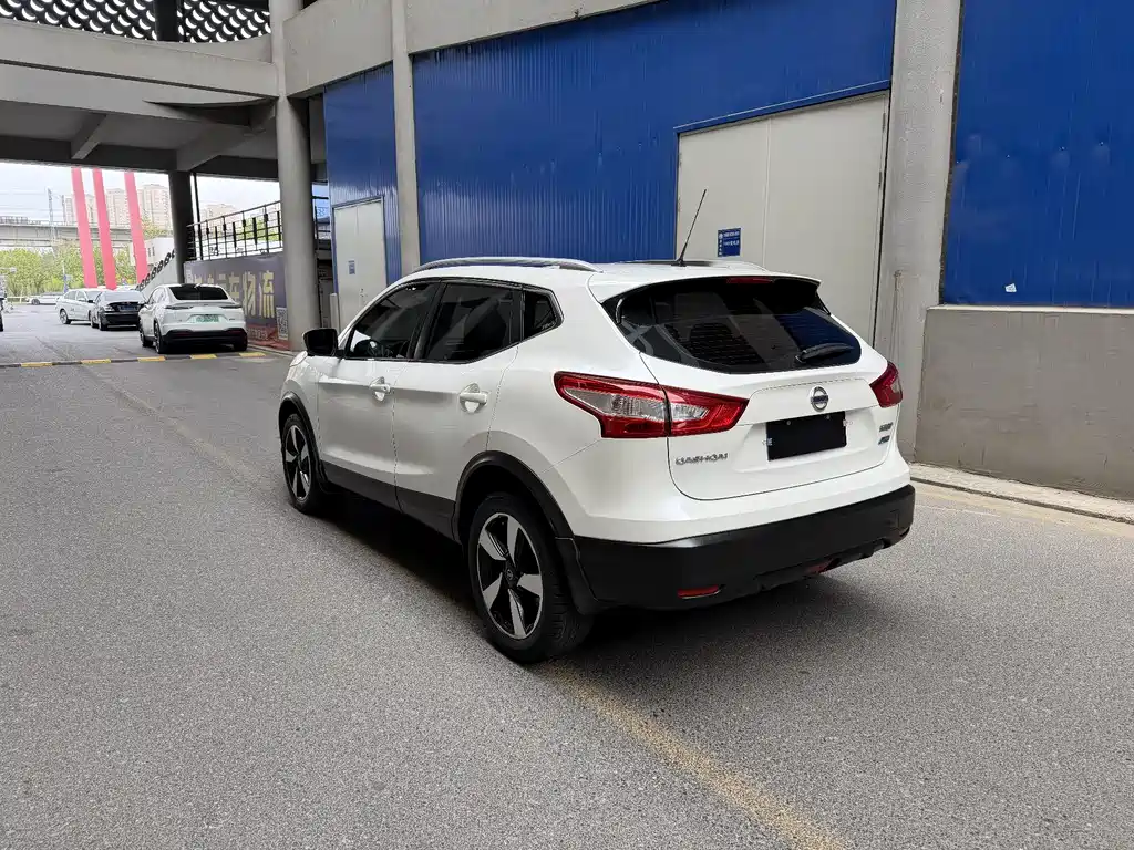 Nissan Qashqai 2016 2.0L CVT Luxury
