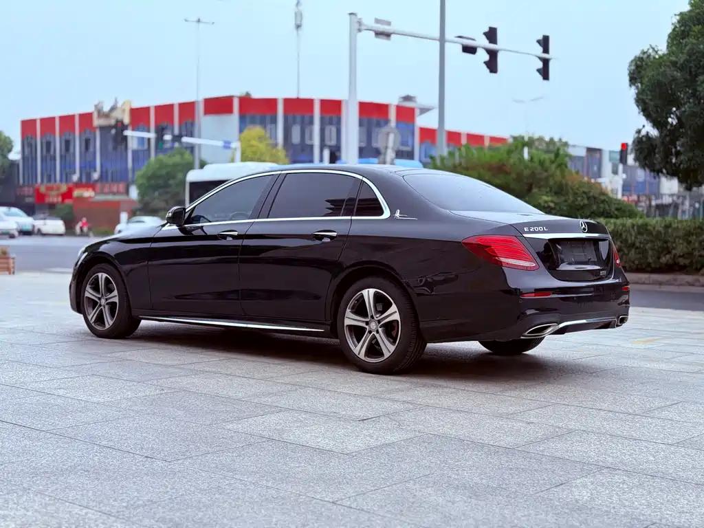 Mercedes-Benz E-Class E 2016 E 200 L Sport