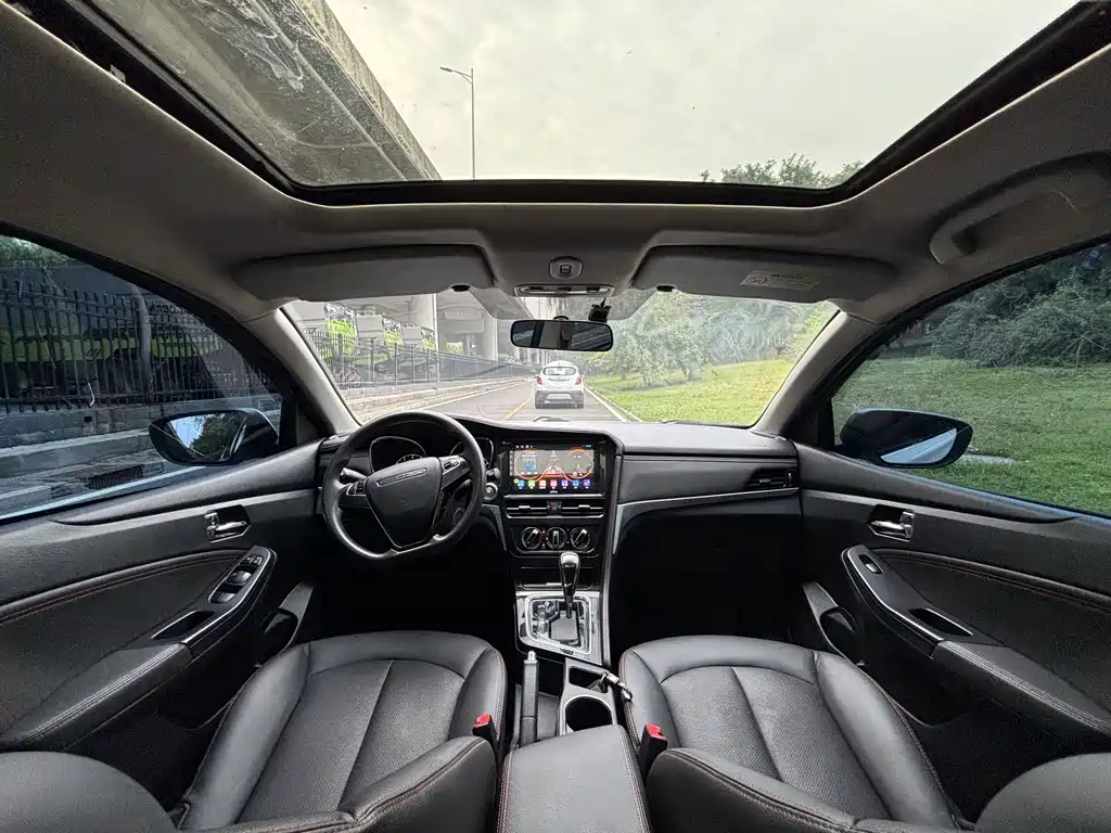 Venucia T70 2020 2.0L CVT VI