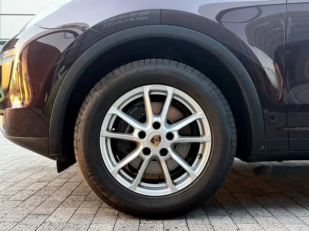 Porsche Cayenne — миниатюра 21
