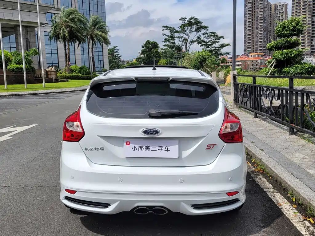 Ford Focus (Import) — миниатюра 5