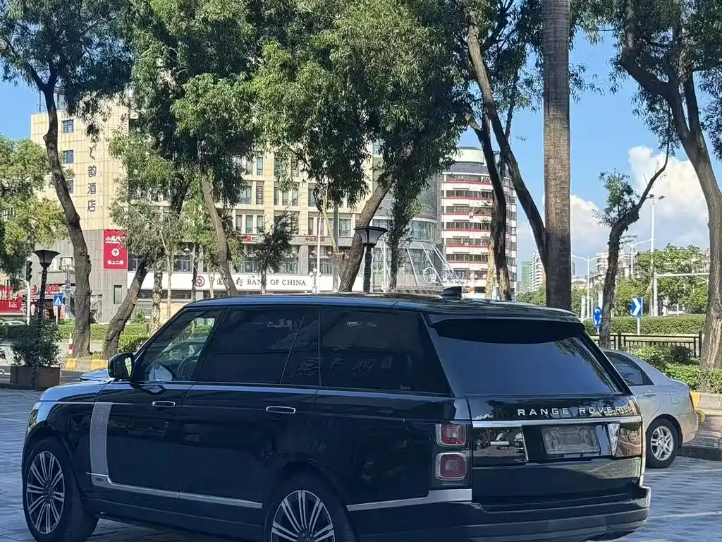 Land Rover Range Rover — миниатюра 9