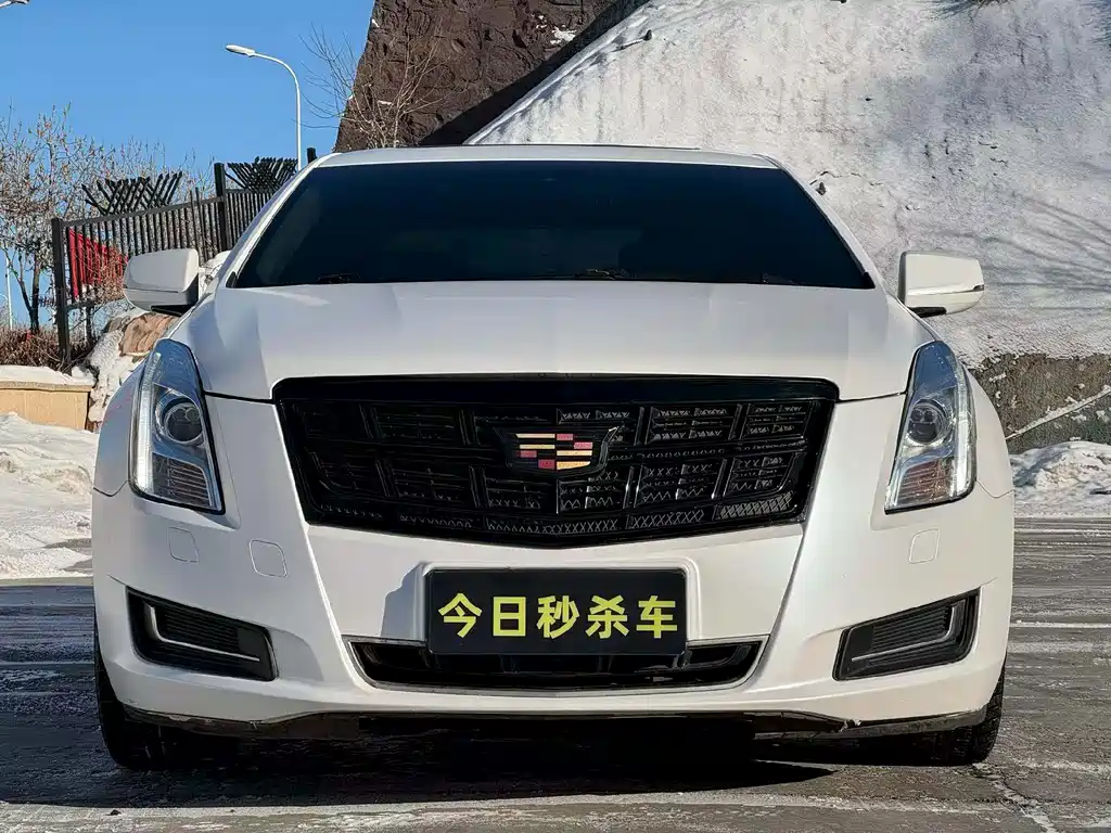 CADILLAC XTS