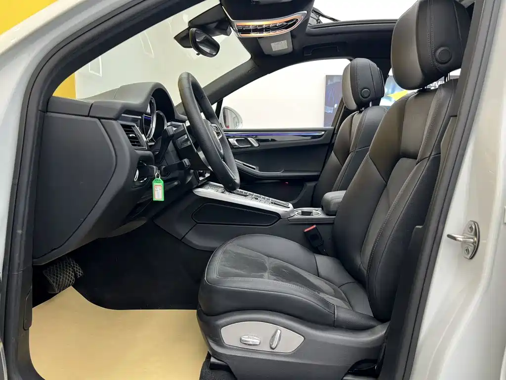 Porsche Macan — миниатюра 16