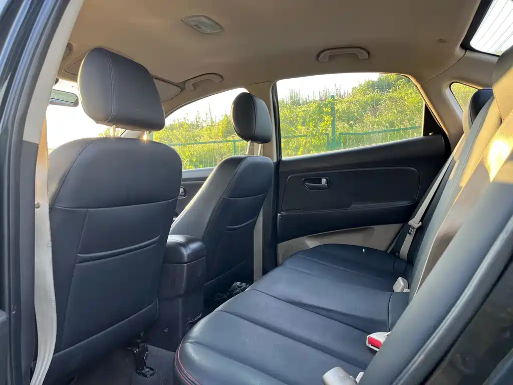 Hyundai Elantra 1.6L Auto Comfort Type, фото 8