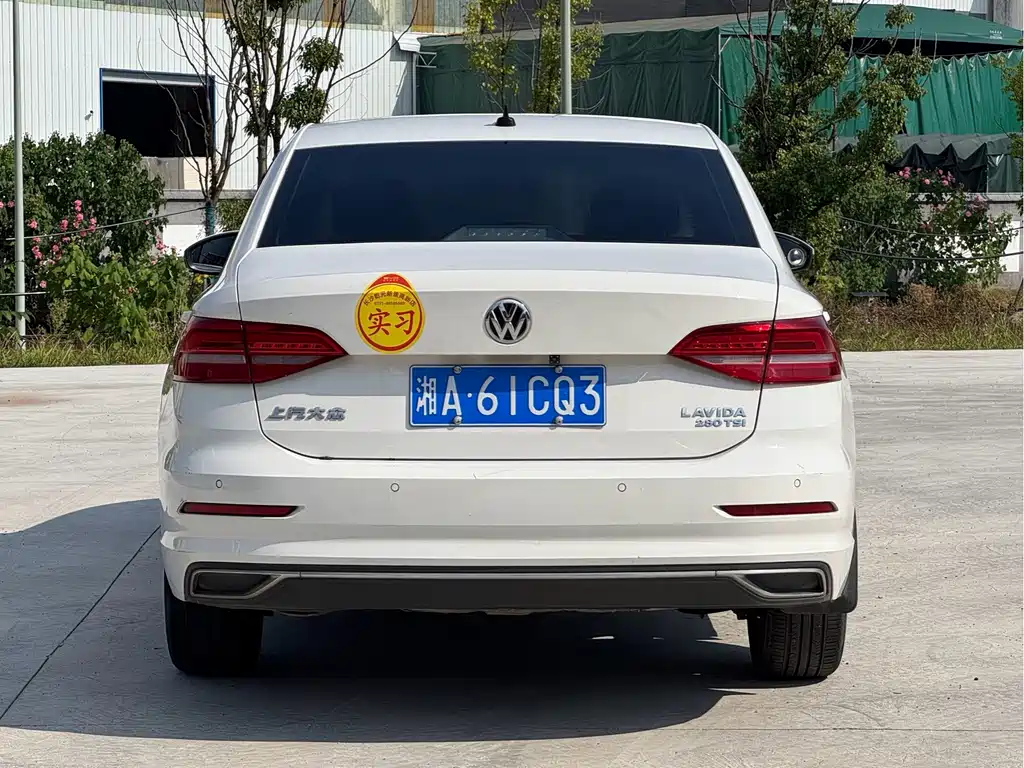 Volkswagen Lavida — миниатюра 10