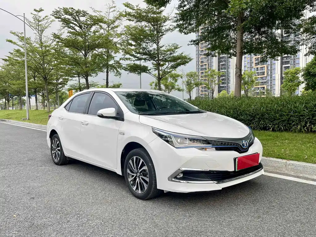 Toyota Corolla Hybrid — миниатюра 3