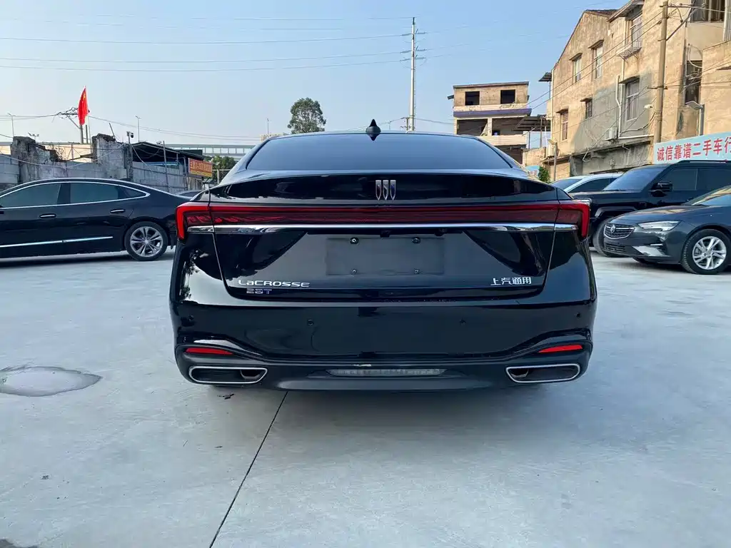 Buick LaCrosse — миниатюра 3