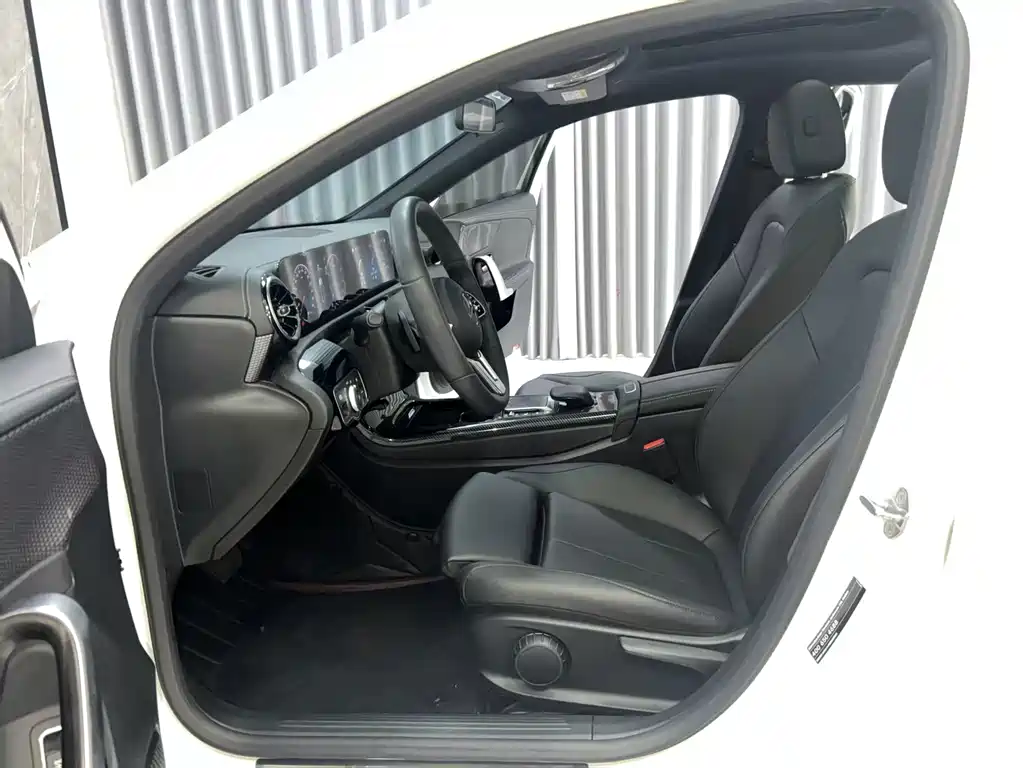 Mercedes-Benz A-Class 2022 — фото 7