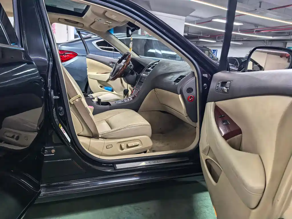 Lexus ES — миниатюра 8