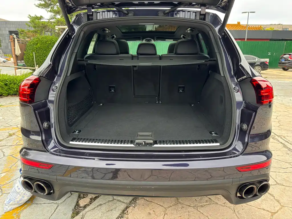 Porsche Cayenne — миниатюра 19