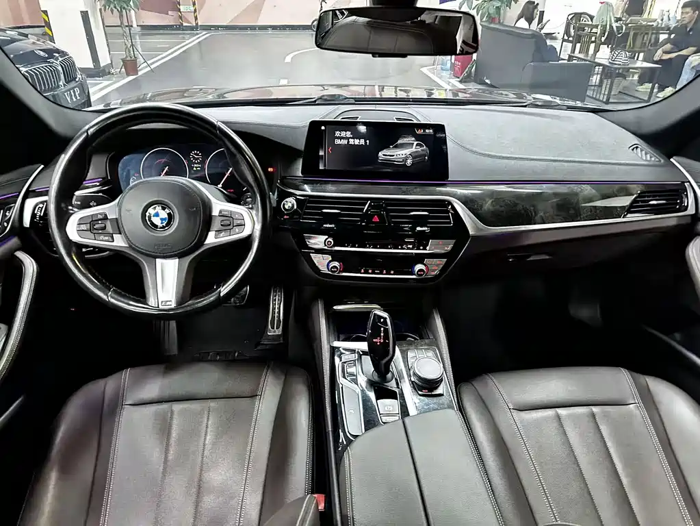 BMW 5 Series — миниатюра 6