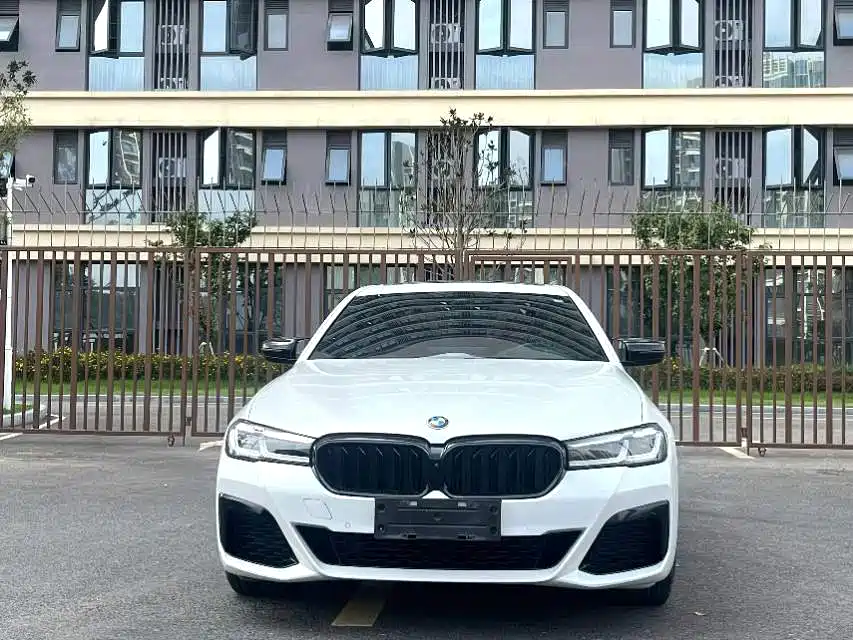 BMW 5 Series — миниатюра 2