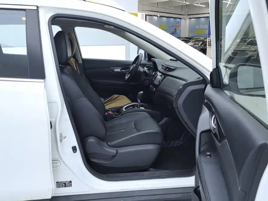 Nissan X-Trail 2017 2.0L CVT Comfort 2WD