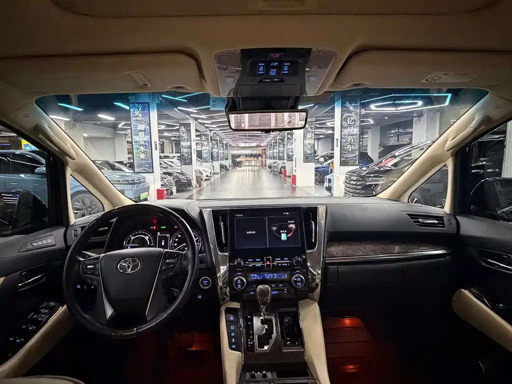 Toyota Vellfire — миниатюра 7